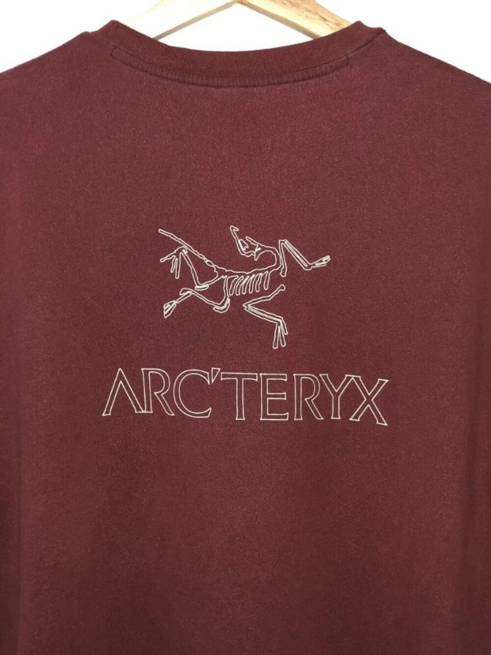 100% Authentic Vintage Arc'teryx Logo T-shirt Size XL X Large Men's Red Burgundy